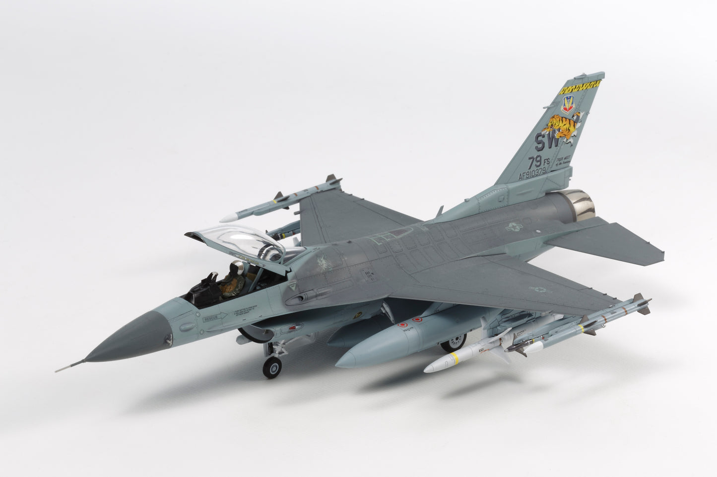 Tamiya Lockheed Martin F-16 CJ Fighting Falcon - RCXX - RC Racing Shop | RC Models | Tuning & Spare Parts for Professionals