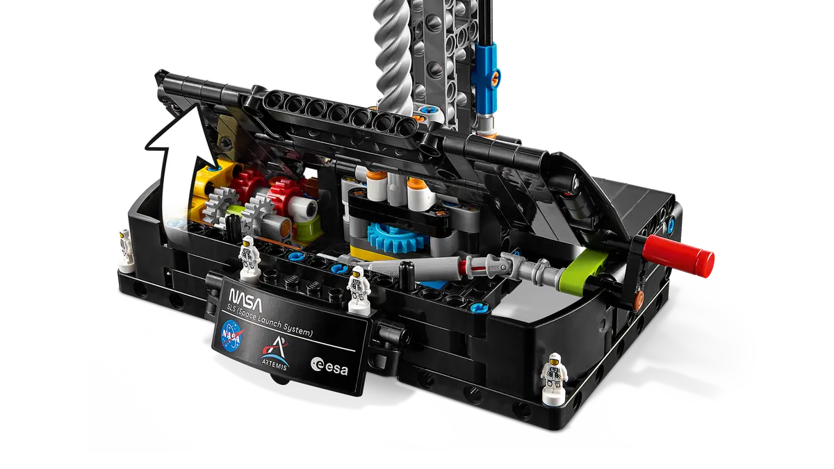 LEGO Technic NASA Artemis Space Launch System Rocket - 42221