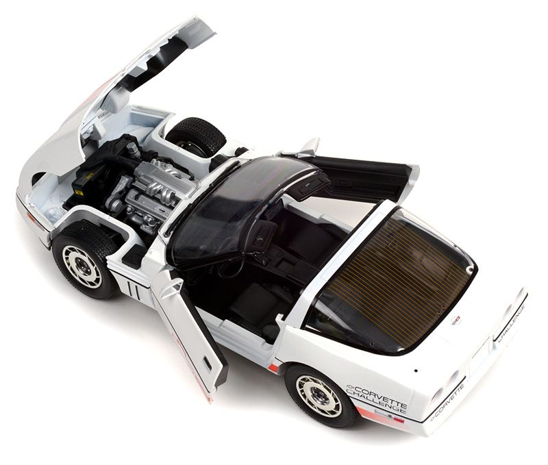 Chevrolet Corvette C4 blanche et orange de 1988 (1/18) - 13596