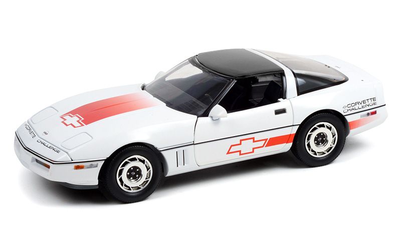 Chevrolet Corvette C4 blanche et orange de 1988 (1/18) - 13596
