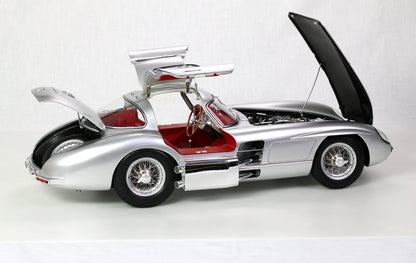 LEGRAND Mercedes-Benz 300 SLR Uhlenhaut Coupé – Scale 1:8 - LE105